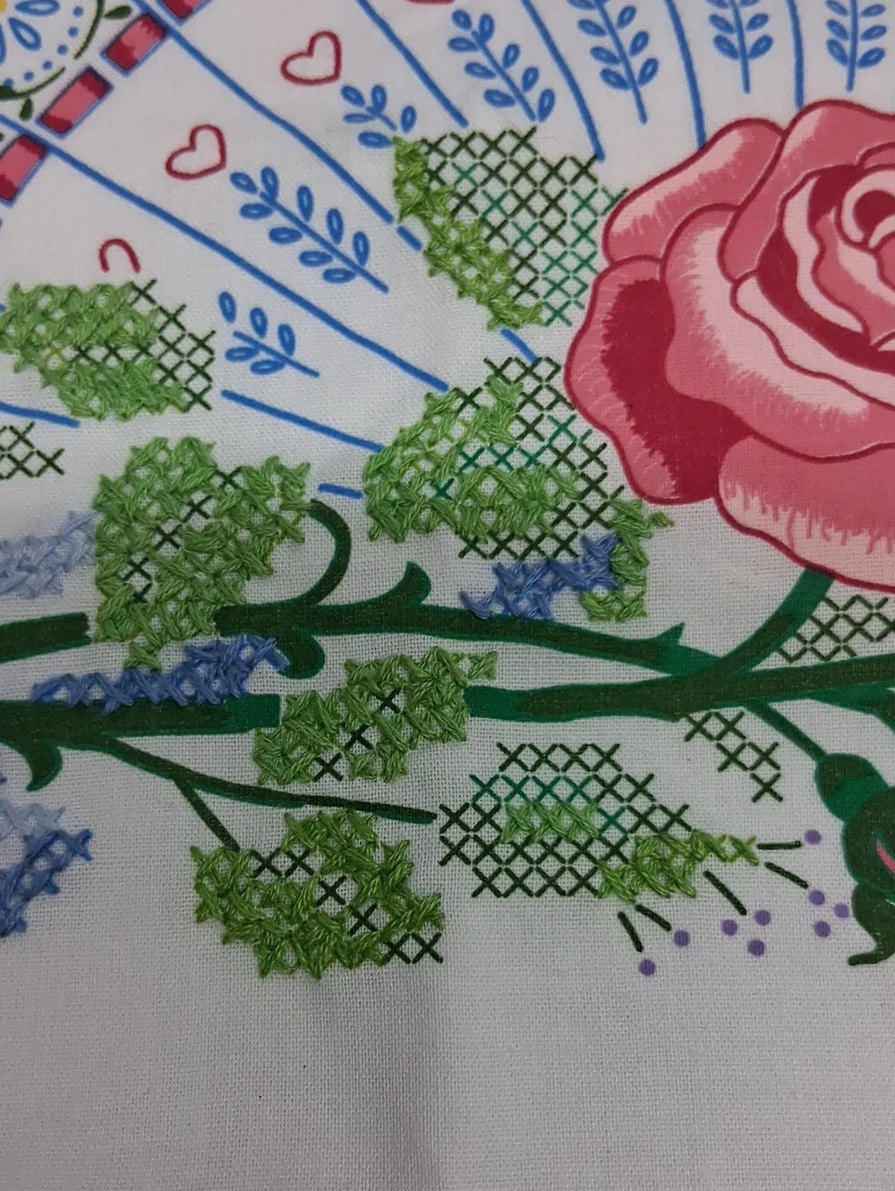 Pair‎ of beautiful rose & Victorian fan pattern pillowcases cottage core estate